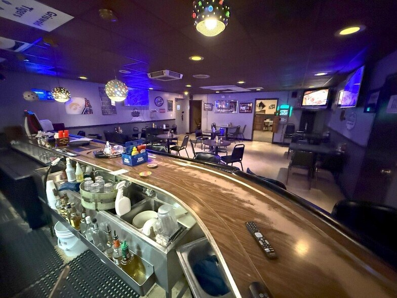 More Photos Of 402 Main St, Griswold Restaurant For Sale