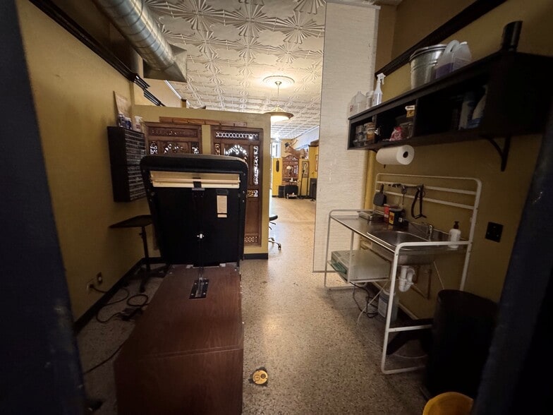 More Photos Of 218-224 State St, Madison Storefront Retail Office For Lease