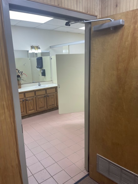 More Photos Of 3455 Keith Bridge Rd, Cumming Freestanding For Sale