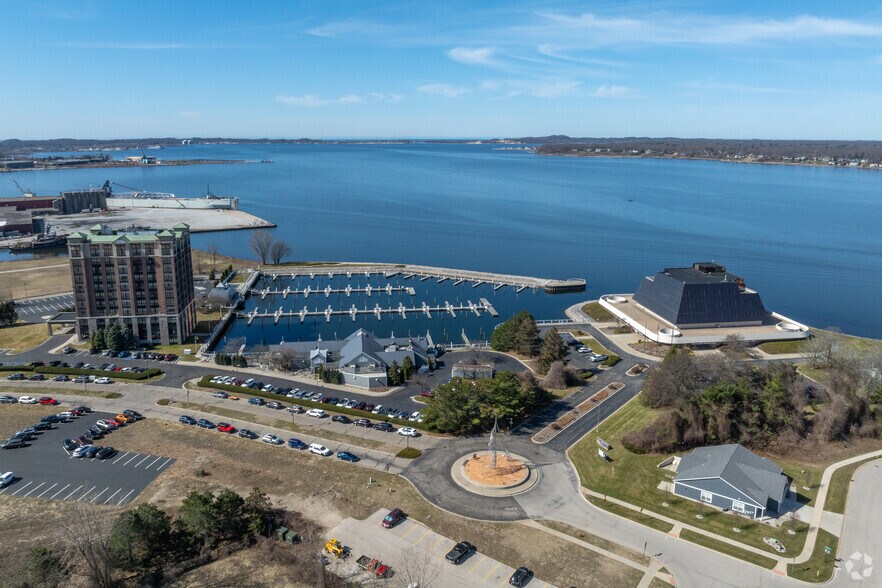 More Photos Of 700 Terrace Point Rd, Muskegon Medical For Lease