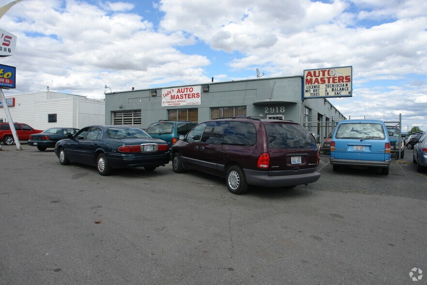 More Photos Of 2918 N Nevada St, Spokane Auto Repair For Sale