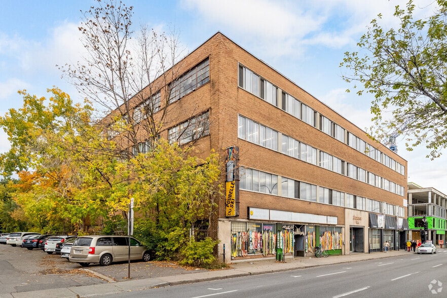 Primary Photo Of 8278-8290 Boul Saint-Laurent, Montréal Loft Creative Space For Lease