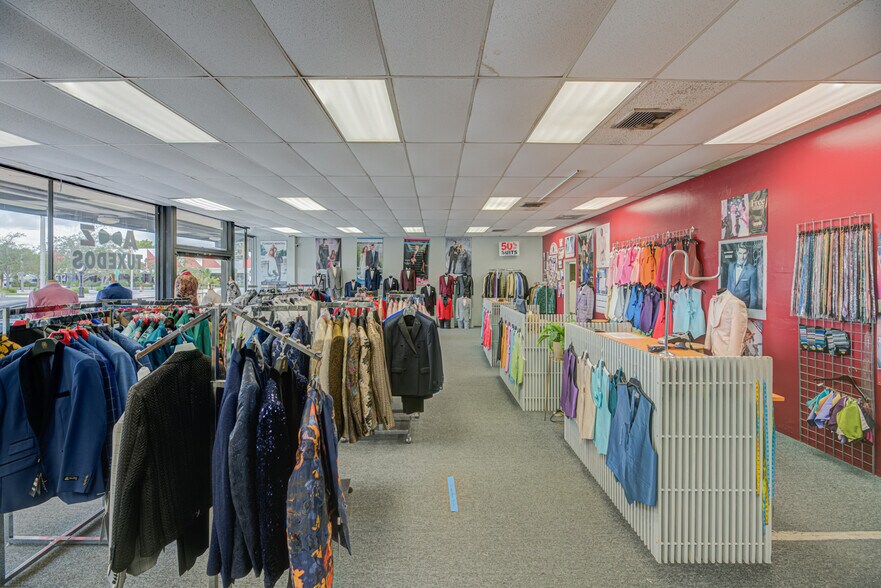 More Photos Of 777 NE 125th St, North Miami Storefront For Lease