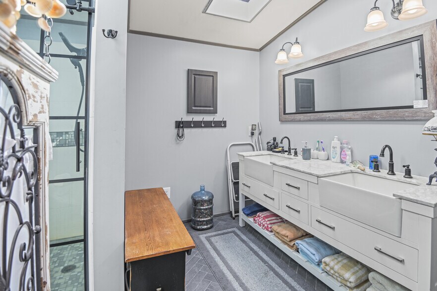 More Photos Of 33440 Highway 94, Yoder Apartments For Sale