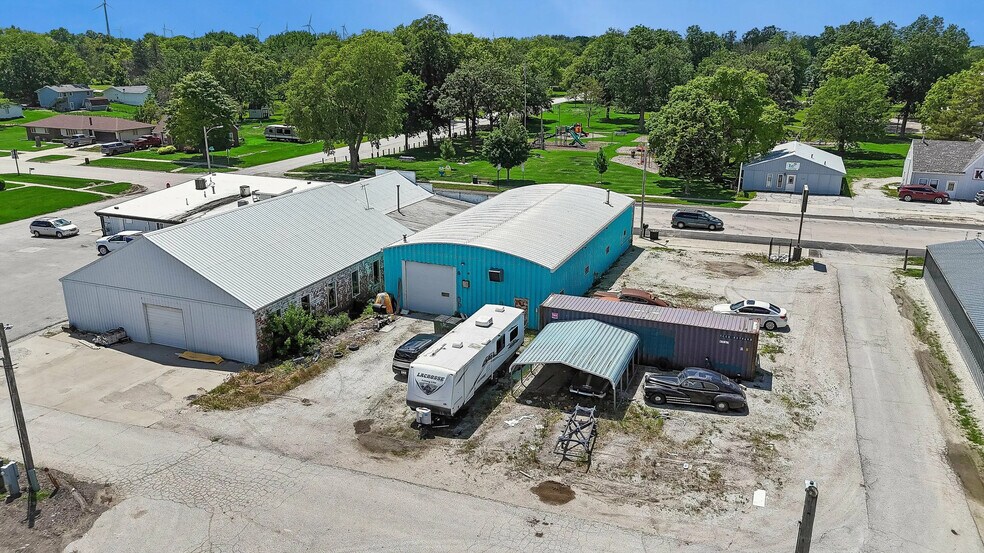More Photos Of 215 S Division St, Stuart Warehouse For Lease