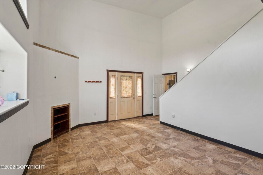 More Photos Of 36142 Pine St, Soldotna Light Manufacturing For Sale