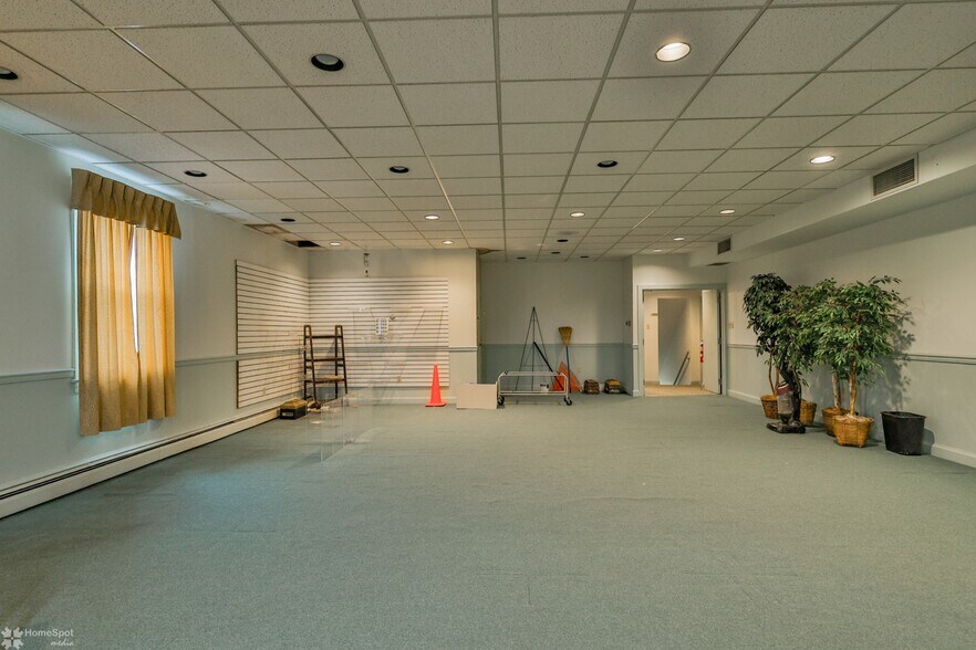 More Photos Of 1619 W Hamilton St, Allentown Funeral Home For Sale