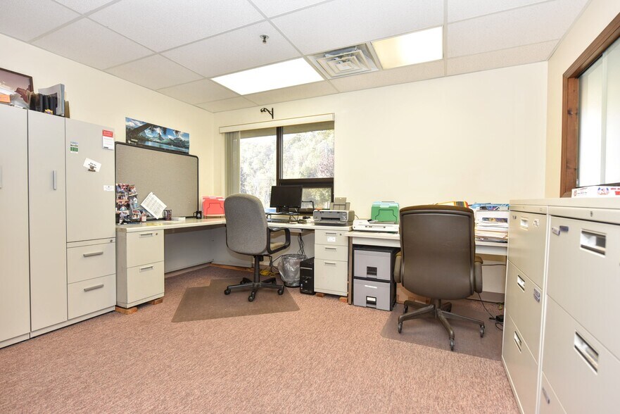 More Photos Of 230 West Parkway, Pompton Plains Flex For Sale