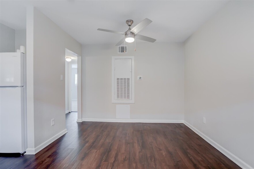 More Photos Of 1824 Thonig Rd, Houston Apartments For Sale