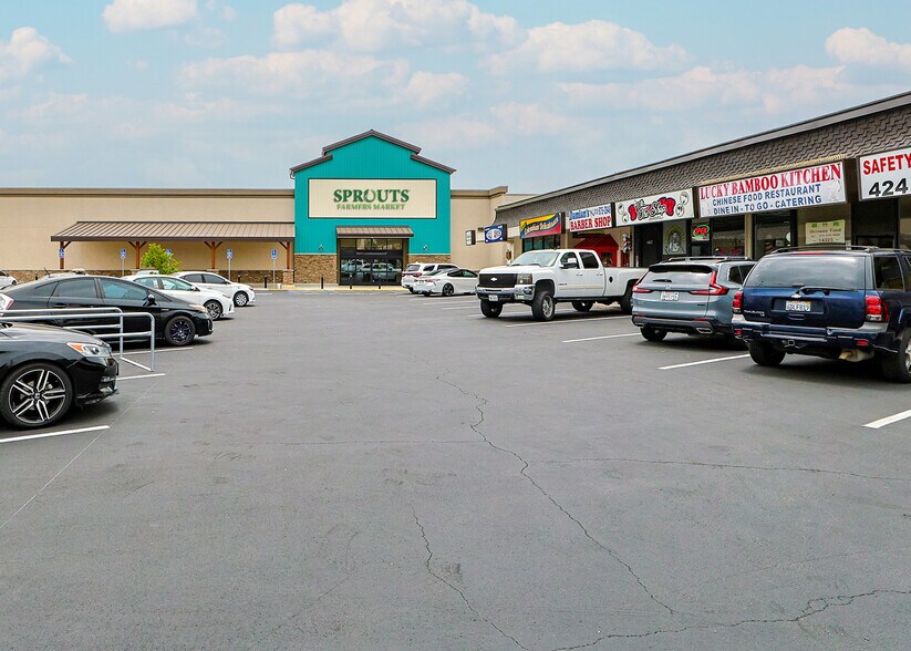 More Photos Of 14411 Hawthorne Blvd, Lawndale Freestanding For Lease