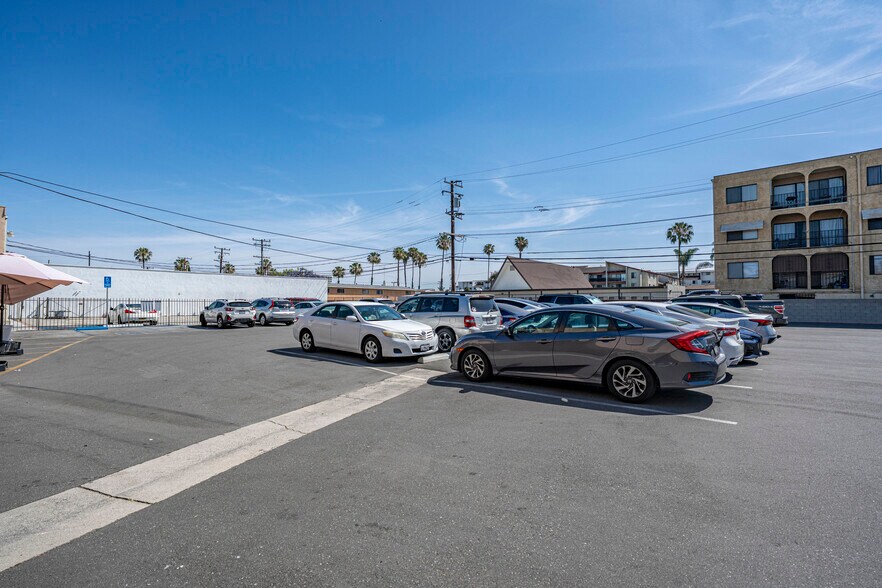 More Photos Of 3520 Long Beach Blvd, Long Beach Office For Sale