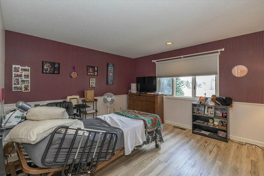 More Photos Of 714 College Dr, Anderson Apartments For Sale