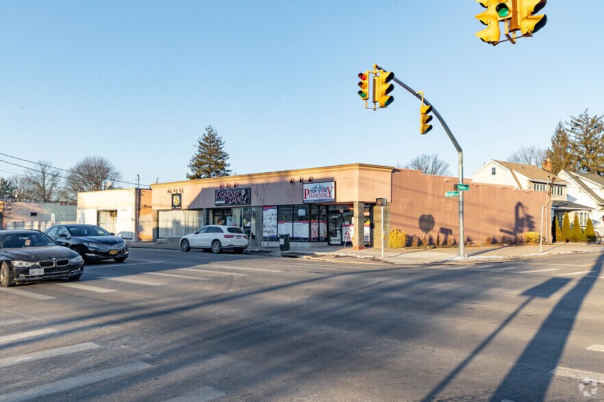 More Photos Of 1651-1655 Grand Ave, Baldwin Storefront For Sale