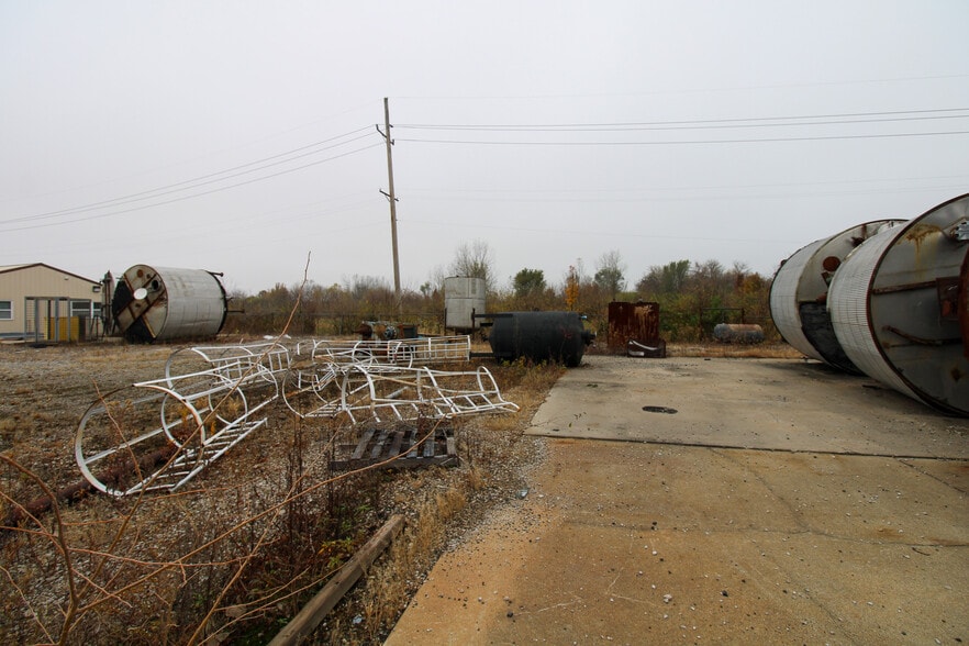 More Photos Of 7350 IL-111, South Roxana Specialty For Sale