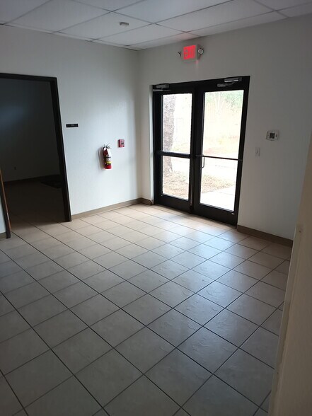 More Photos Of 1060 MacKintosh Dr, Brownsville Office For Lease