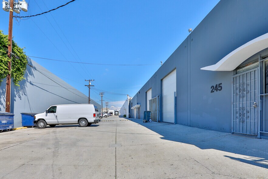 More Photos Of 253 E 157th St, Gardena Manufacturing For Lease