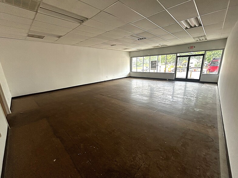 More Photos Of 1207 Jamison Ave SE, Roanoke Storefront For Lease