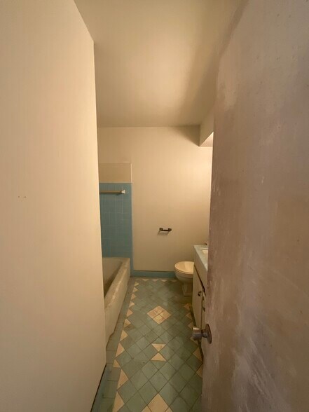 More Photos Of 3201 Texas Ave, La Marque Warehouse For Sale