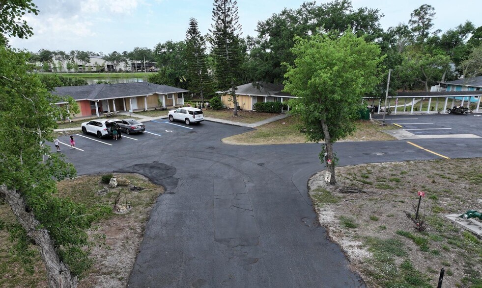 More Photos Of 5700 24th St E, Bradenton Assisted Living For Lease