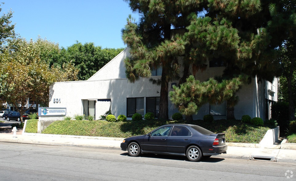 More Photos Of 501 Parkcenter Dr, Santa Ana Office For Lease