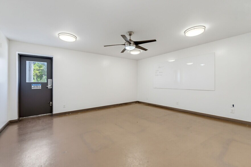 More Photos Of 20300 FM 963, Lampasas Manufacturing For Sale