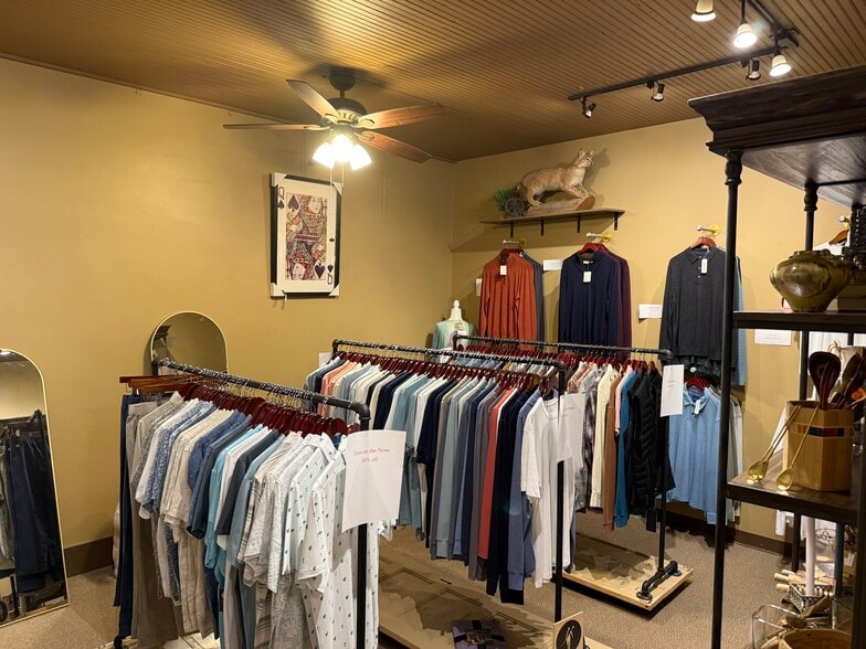 More Photos Of 714 S Austin Ave, Georgetown Storefront Retail Office For Lease
