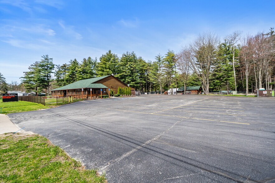 More Photos Of 8826 Gratiot Ave, Columbus Restaurant For Sale