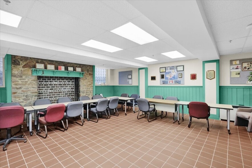 More Photos Of 213 N 5th St, Reading Office For Lease