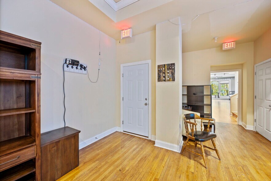 More Photos Of 338 N Charles St, Baltimore Storefront Retail Residential For Sale