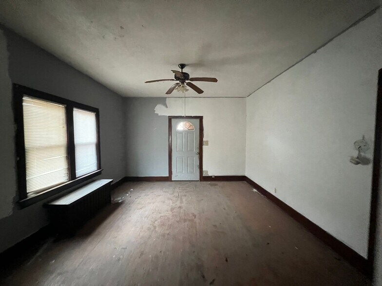 More Photos Of 311 E Joy St, Red Oak Apartments For Sale