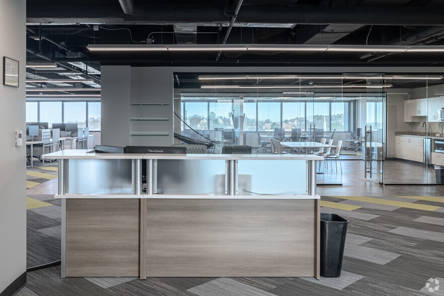 More Photos Of 112 W Center St, Fayetteville Office For Sale
