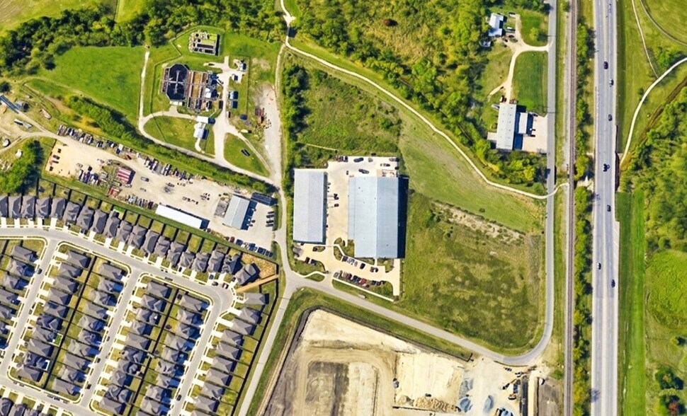 More Photos Of 300 Co Rd 199, Hutto Flex For Lease