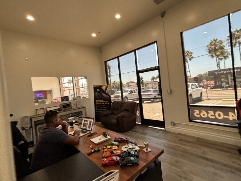 More Photos Of 1414 Pacific Coast Hwy, Hermosa Beach Auto Repair For Lease