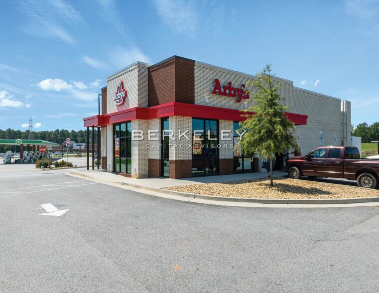 More Photos Of 1145 Filbert Hwy, York General Retail For Sale