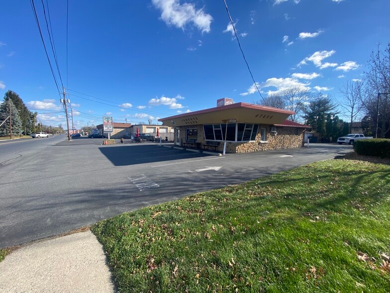More Photos Of 2722 Easton Ave, Bethlehem Restaurant For Sale