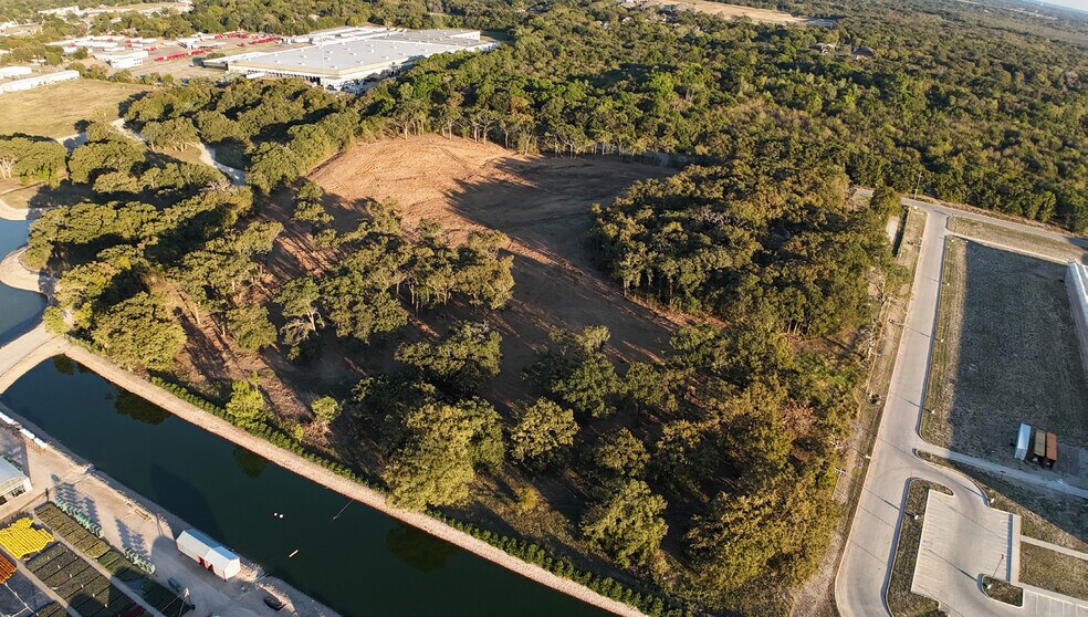 More Photos Of Environmental Way @ US-175, Seagoville Land For Lease