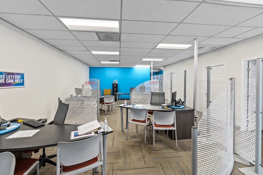 More Photos Of 3182 Glenwood Rd, Decatur Storefront For Sale