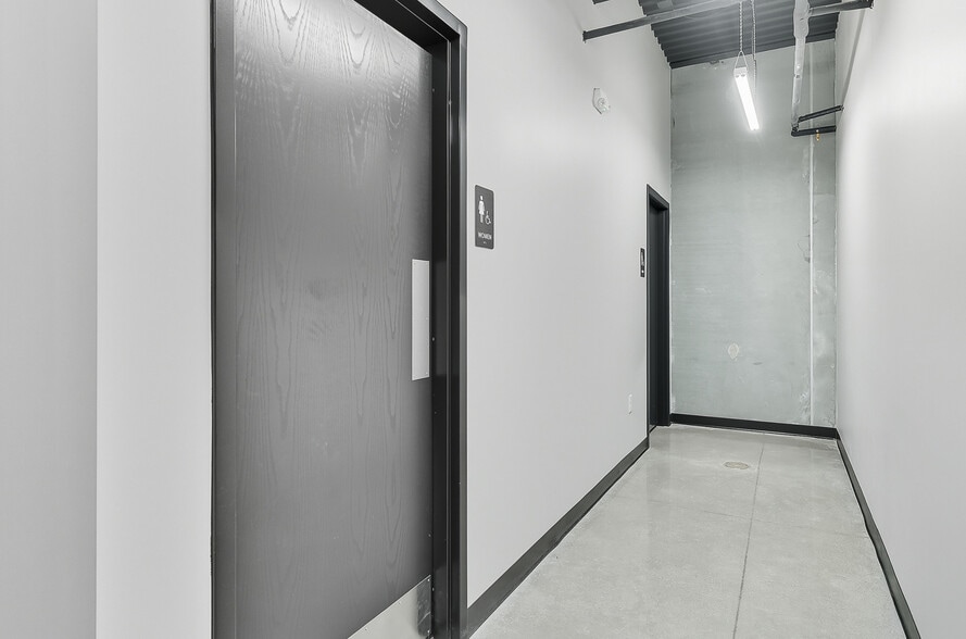 More Photos Of 14217 S 220th St, Gretna Distribution For Lease