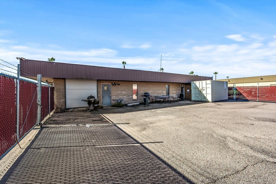 More Photos Of 2502 N Huachuca Dr, Tucson Office For Lease