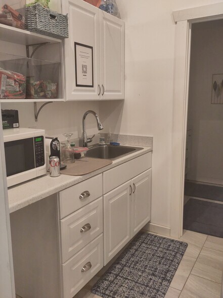 More Photos Of 6655 Arapahoe Rd, Boulder Warehouse For Lease