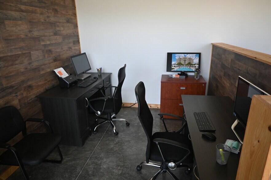 More Photos Of 3370 Rouse Rd, Orlando Storefront For Sale