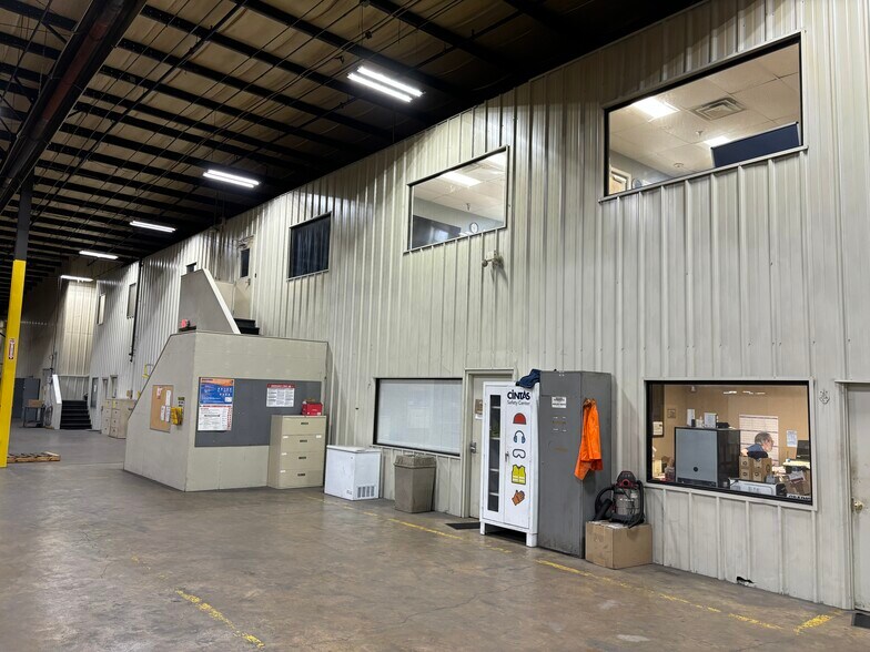More Photos Of 400 E Industrial Park Rd, Holly Springs Manufacturing For Lease