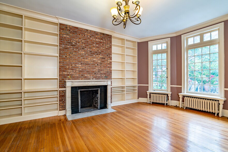 More Photos Of 1715 N St NW, Washington Office For Lease