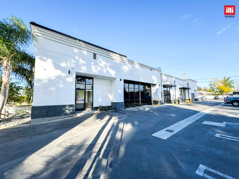 More Photos Of 10700 Balboa Blvd, Granada Hills Storefront For Lease