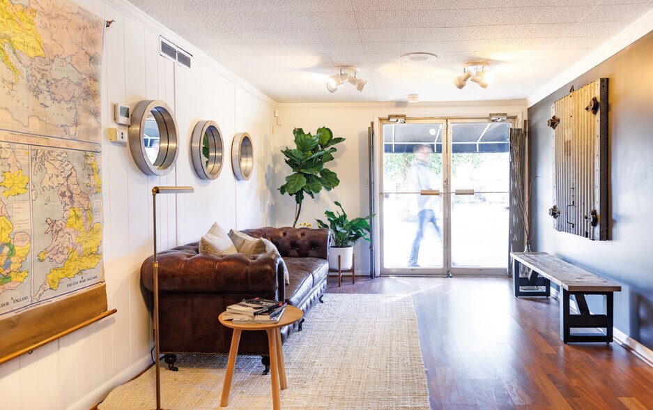 More Photos Of 2804 Bransford Ave, Nashville Freestanding For Lease