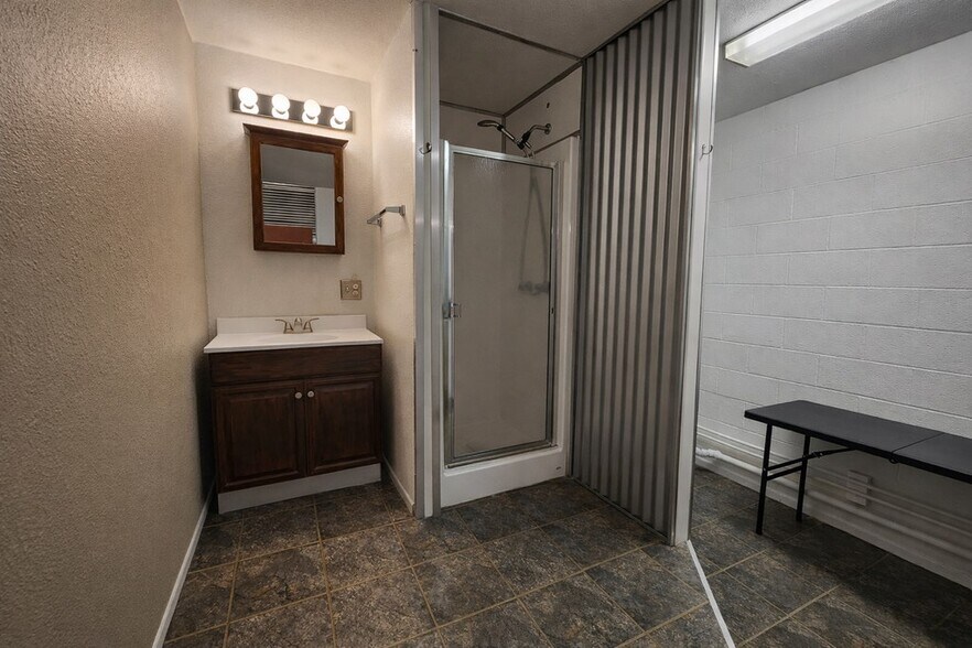 More Photos Of 2411 Kermit Hwy, Odessa Freestanding For Sale