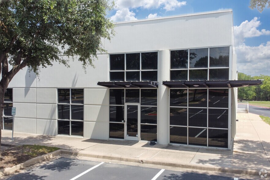 More Photos Of 7401 E Ben White Blvd, Austin Unknown For Lease