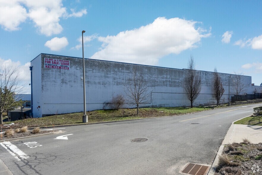 More Photos Of 2730 Arthur Kill Rd, Staten Island Freestanding For Lease