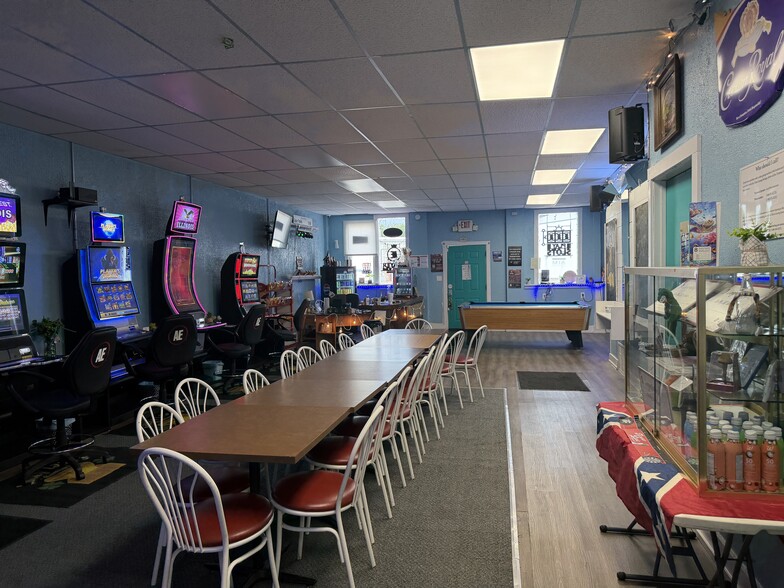More Photos Of 130 Central Ave, Kincaid General Retail For Sale