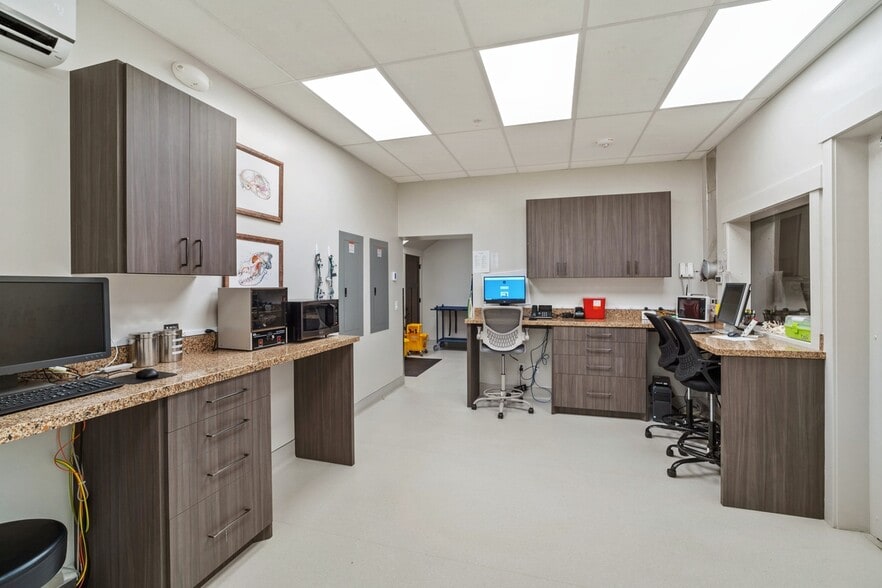 More Photos Of 5373 Highway 224, Park City Medical For Sale
